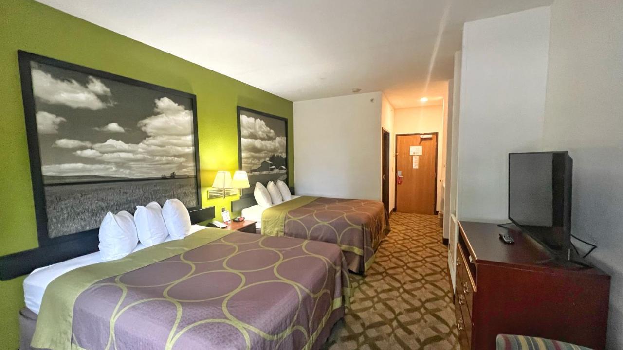 Super 8 By Wyndham De Soto Hotel Exterior photo